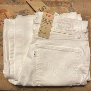 NWT Levi’s Mile High Cropped Wide Leg Denim Jeans